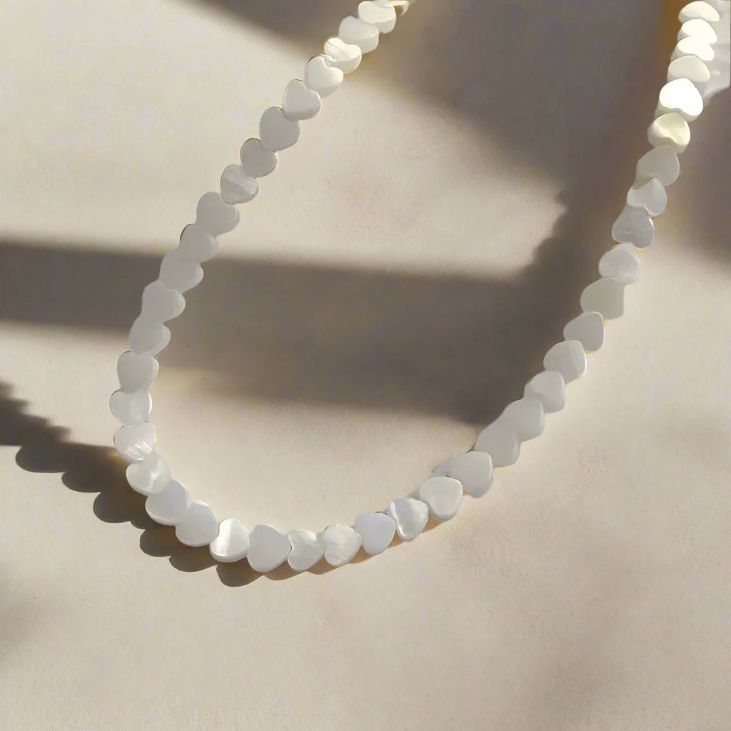 Fashionable And Exquisite New Beach Vacation Style Hand-Woven 6mm Natural Mother-Of-Pearl Love Clavicle Chain For Women Jewelry