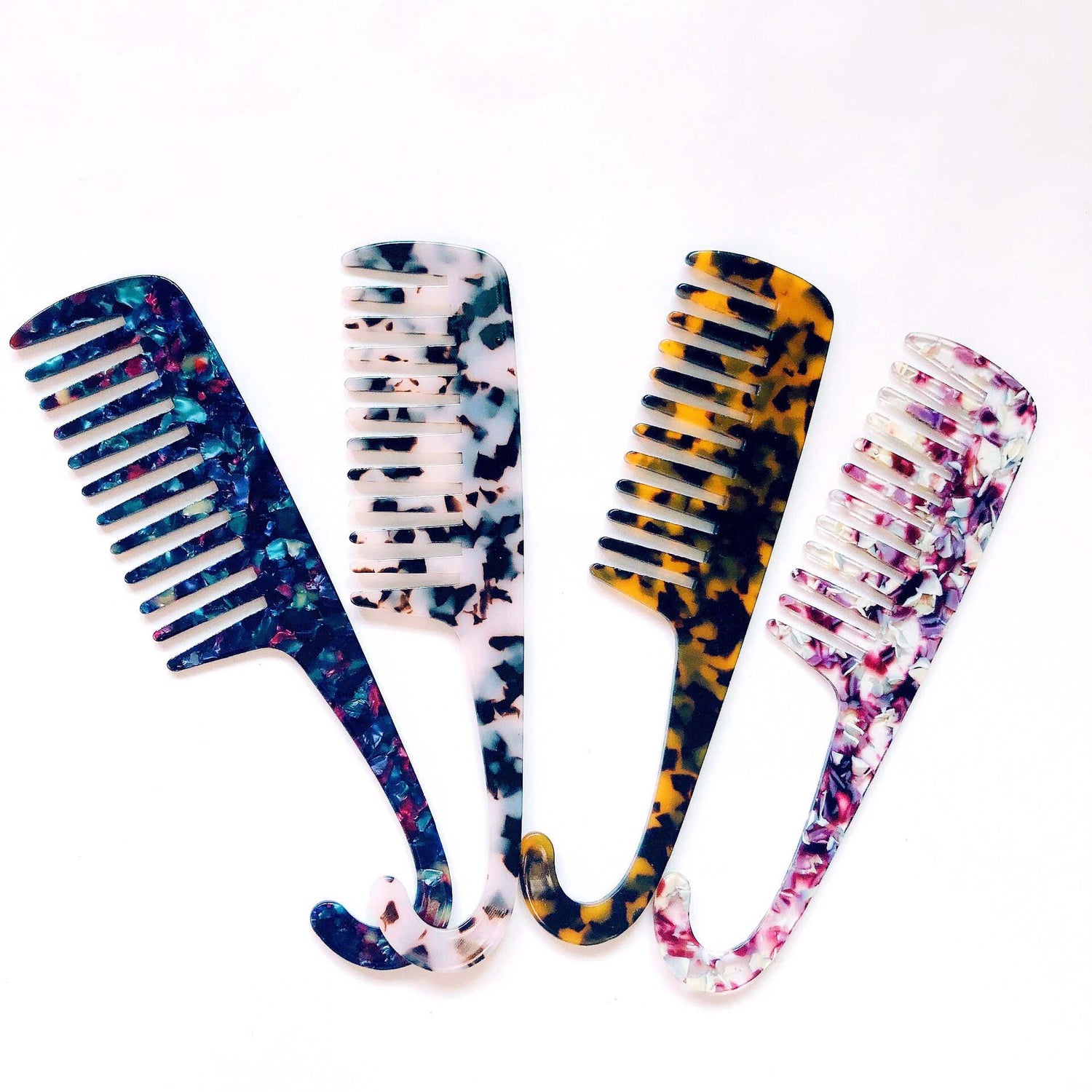 We have sourced a great selection of hair styling tools that are worth the time you invest every day in brushing, combing, pinning, primping, ironing and drying your hair.