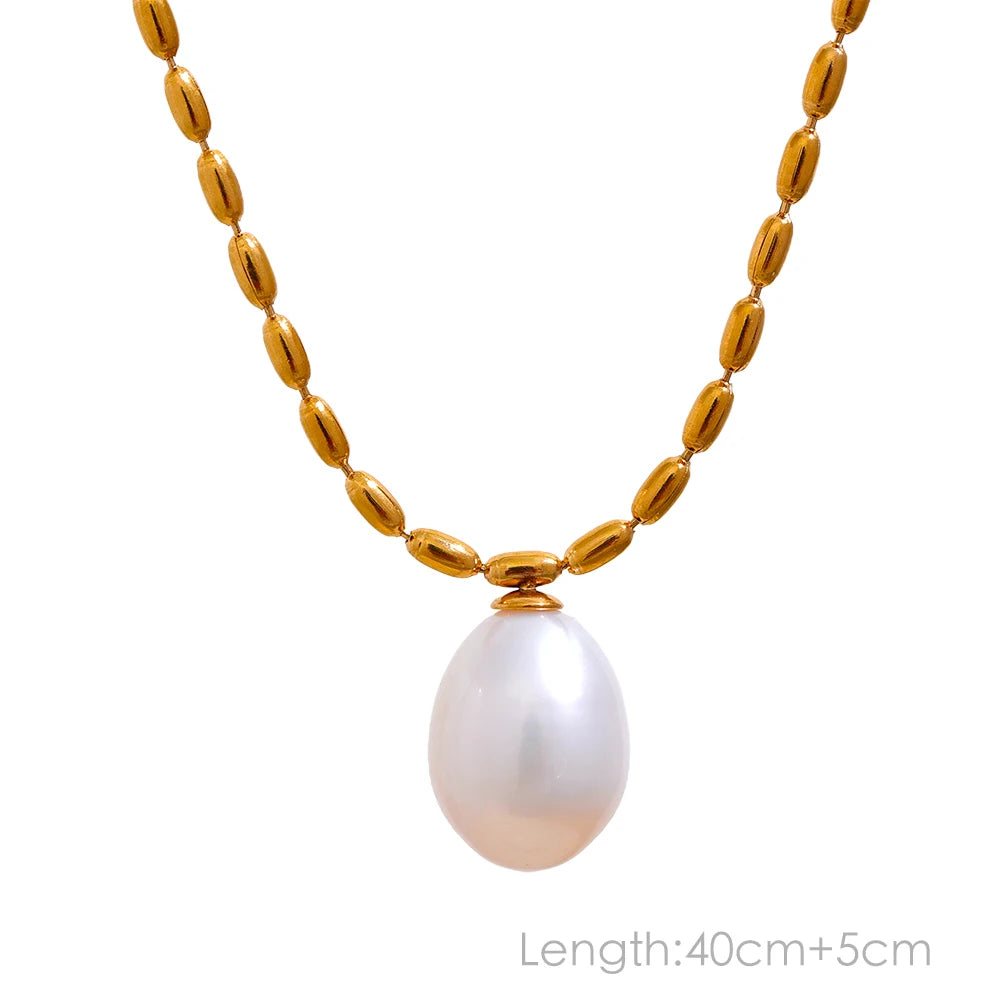 Pearl and Gold Necklace