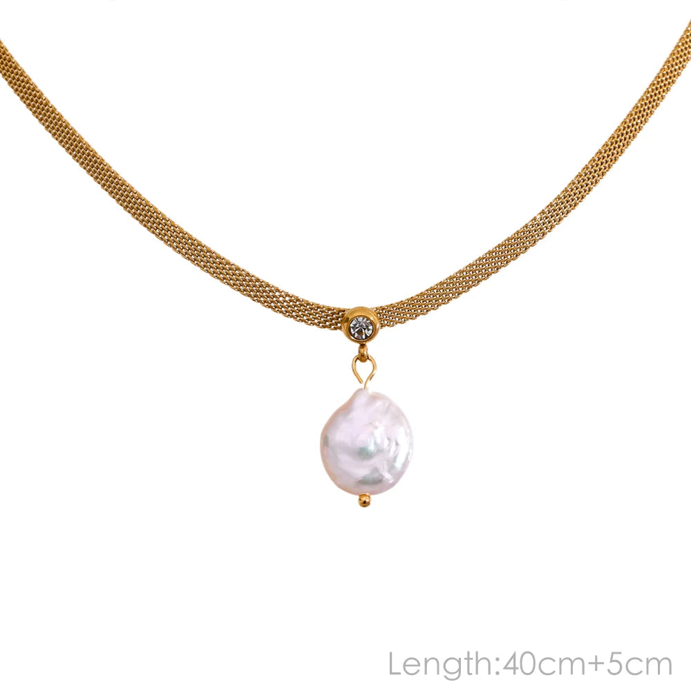 Pearl and Gold Necklace